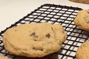 Sourdough Bread Pre-order - (6) CHOCOLATE CHIP COOKIES   ***Does Not Ship***